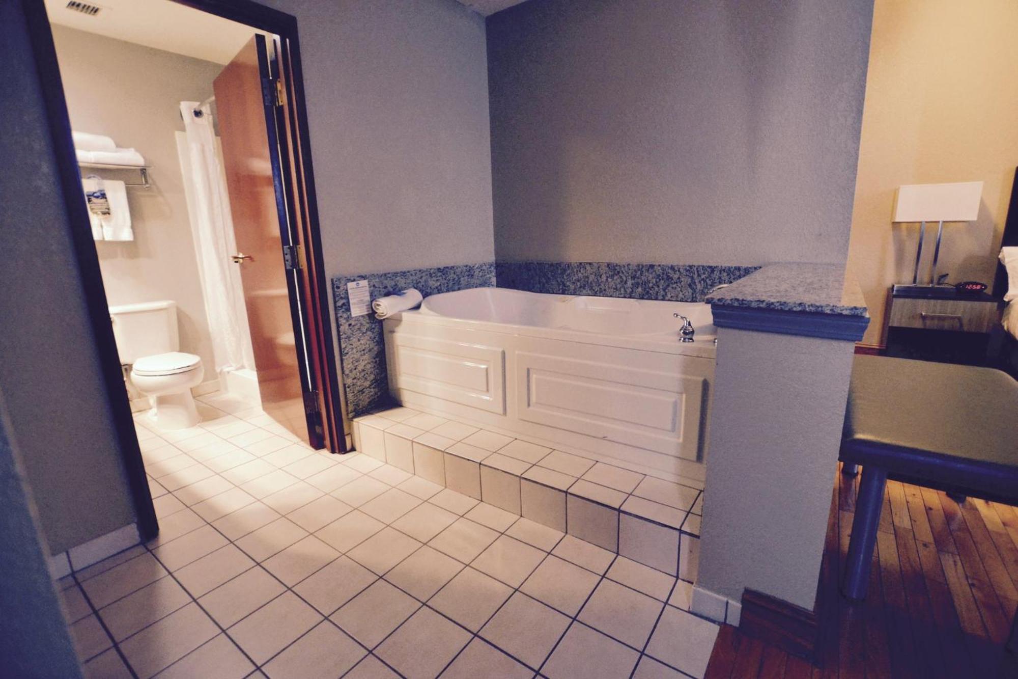 Express Downtown By Ihg Hotel 2*